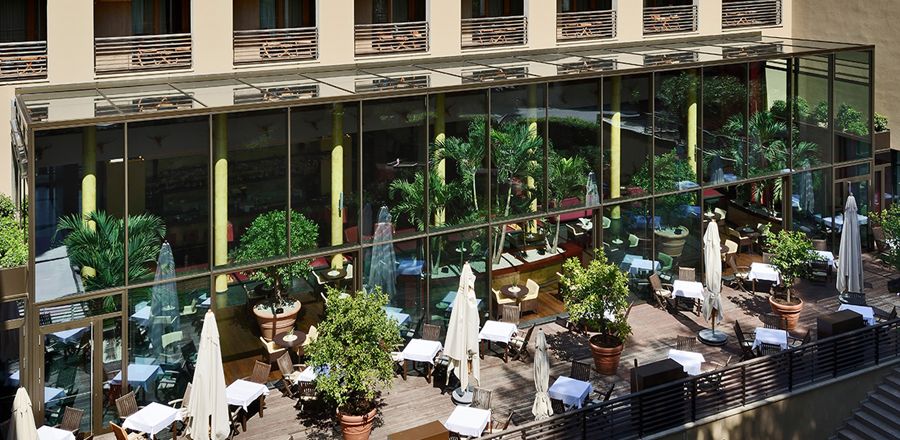 construction en verre restaurant de jardin Hotel Therme Merano – jardins d‘hiver