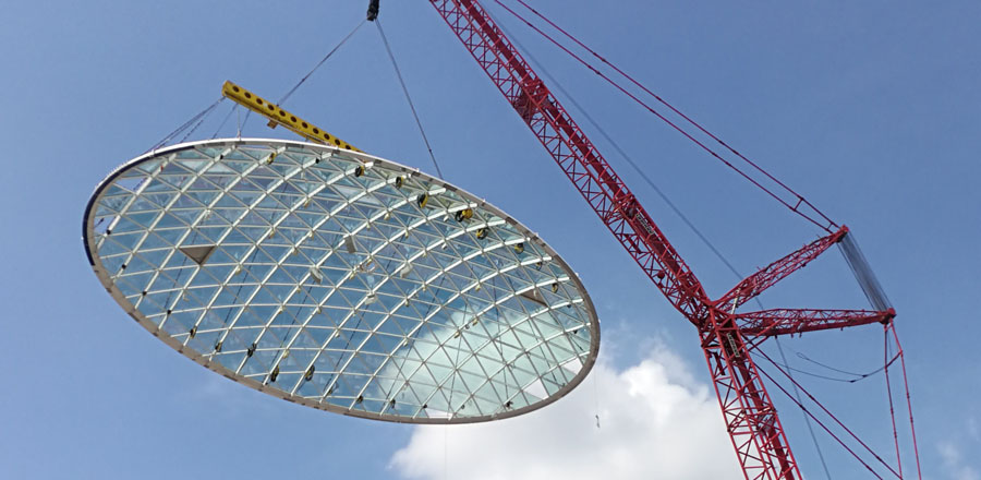 970 m² großes, elliptisches, gewölbtes Glasdach von FRENER &amp; REIFER für IONA