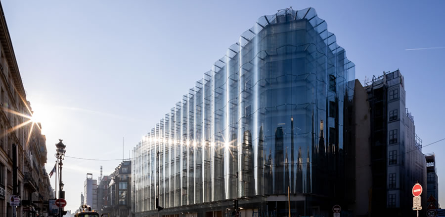 Installation undulating glass façade 02 - Samaritaine Paris - FRENER &amp; REIFER