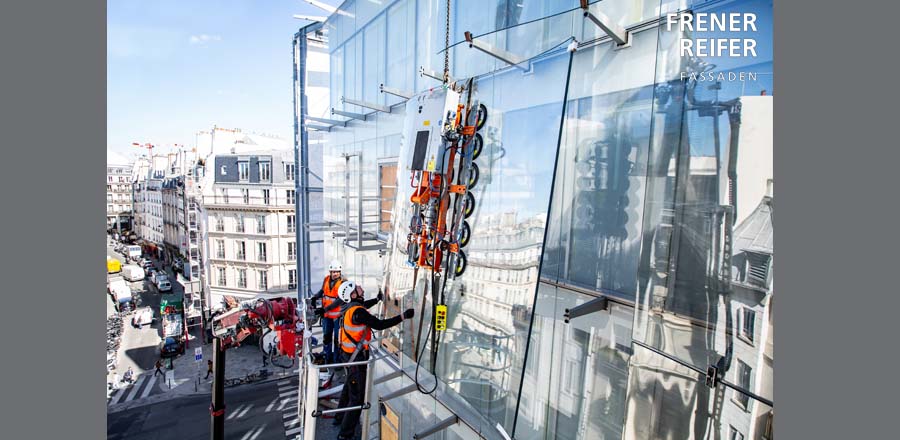 Installation undulating glass façade 06 - Samaritaine Paris - FRENER &amp; REIFER