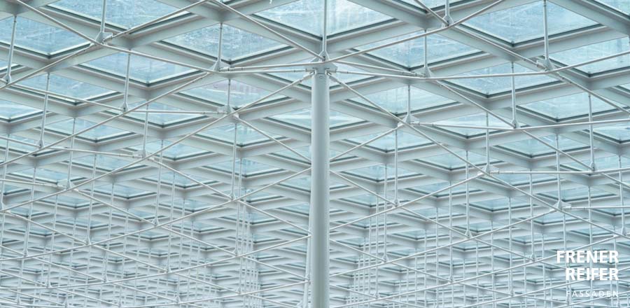 Installation undulating glass façade 08 - Samaritaine Paris - FRENER &amp; REIFER