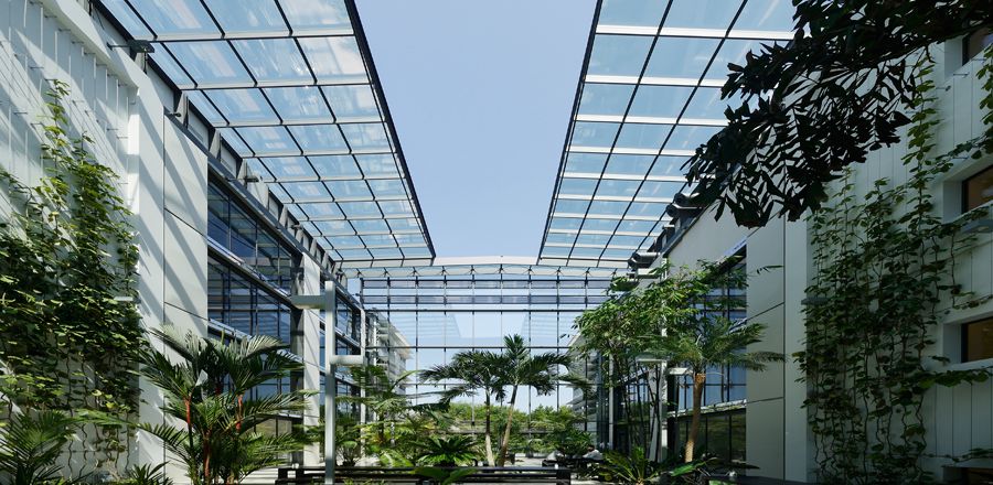 bewegliche Dachglaskonstruktion Baader Bank 2 – öffenbare Glasdächer