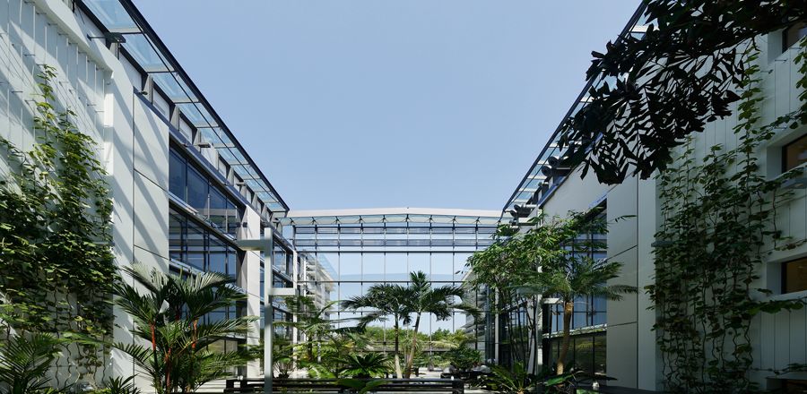 bewegliche Dachglaskonstruktion Baader Bank 3 – öffenbare Glasdächer