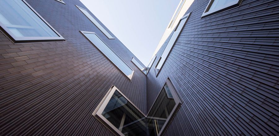 FRENER REIFER ceramic tile facade – Südtiroler Volksbank