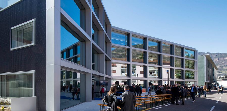 Inaugurazione a Bolzano - Südtiroler Volksbank