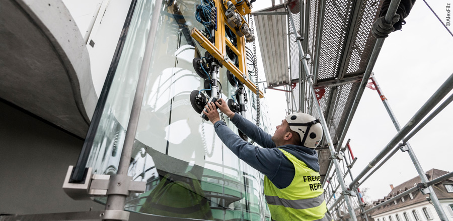 FRENER &amp; REIFER installazione delle onde di vetro di Swiss Re Next