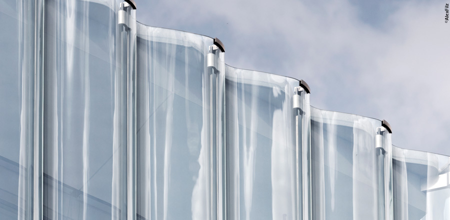 FRENER &amp; REIFER plnifie, exécuté et installée de la facade en verre