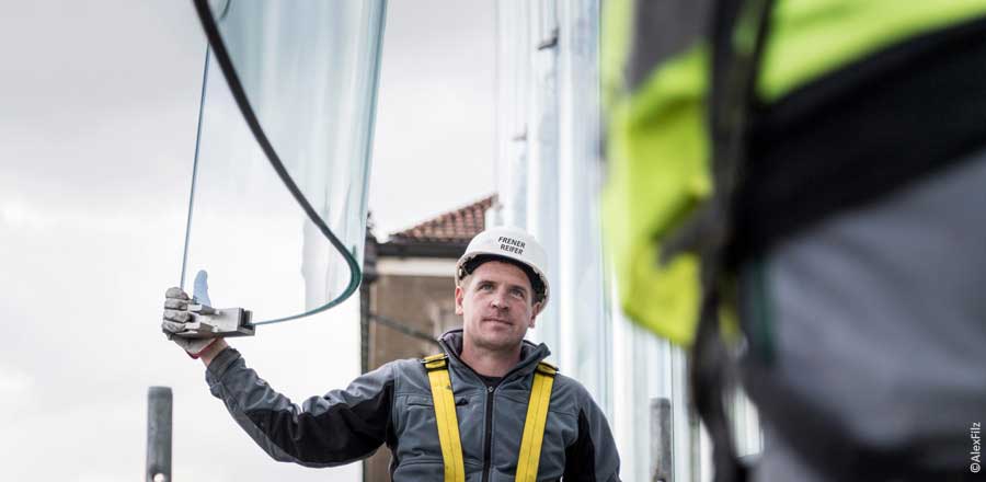 FRENER &amp; REIFER installazione delle onde di vetro di Swiss Re Next